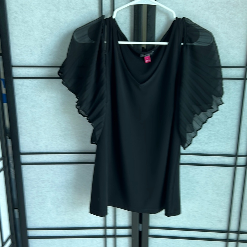 NWOT Vince Camuto Cold Shoulder Blouse